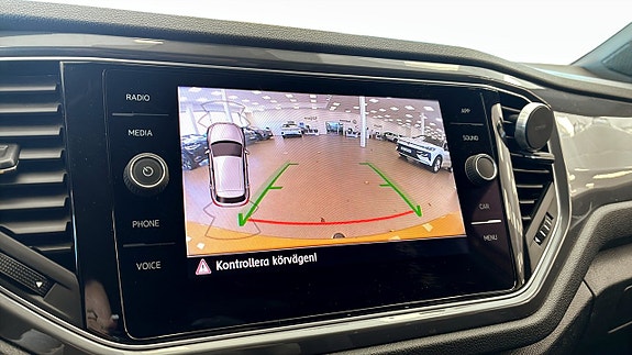 Volkswagen T-Roc 15 of 15