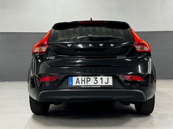 Volvo V40 11 of 22