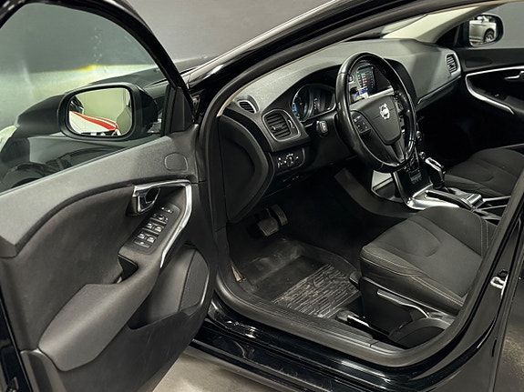 Volvo V40 13 of 22