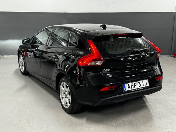 Volvo V40 9 of 22
