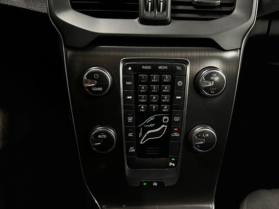 Volvo V40 18 of 22
