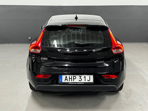 Volvo V40 10 of 22