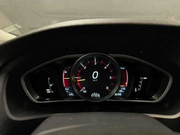 Volvo V40 16 of 22