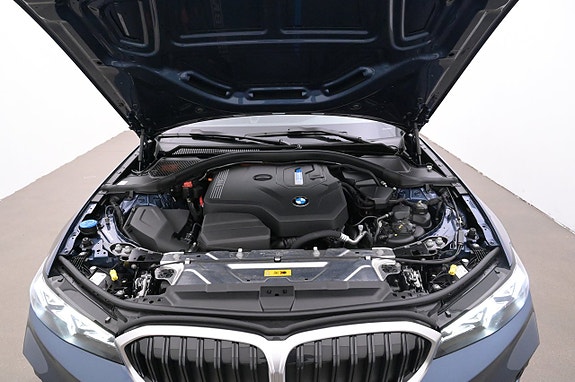 BMW 330e 26 of 27