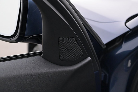 BMW 330e 19 of 27