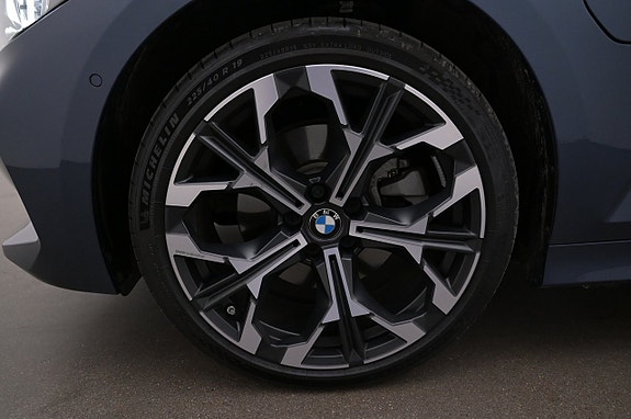 BMW 330e 27 of 27