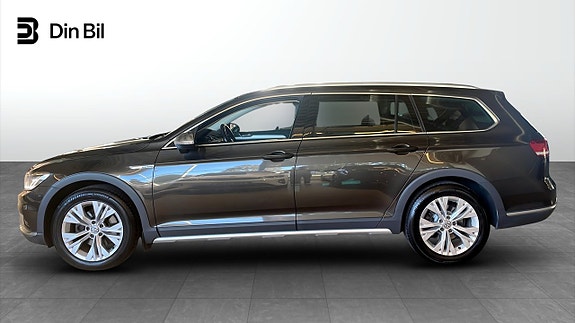Volkswagen Passat 2 of 14