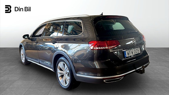 Volkswagen Passat 3 of 14