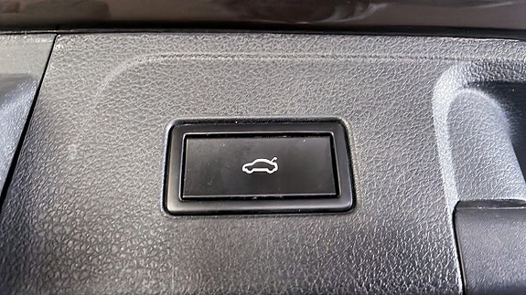 Volkswagen Passat 13 of 14