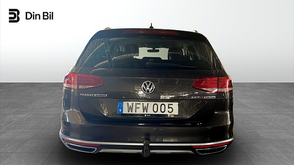 Volkswagen Passat 5 of 14