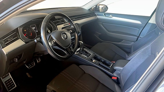 Volkswagen Passat 7 of 14