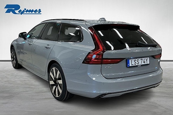 Volvo V90 2 of 18