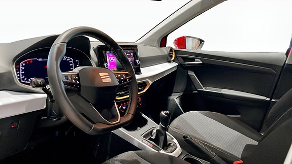 Seat Arona 7 of 12
