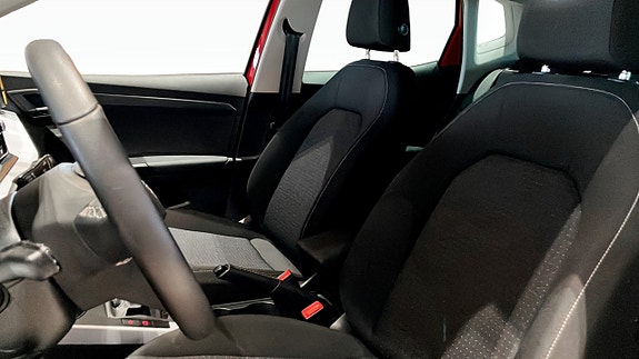 Seat Arona 8 of 12