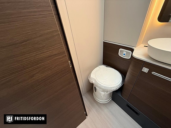 Adria MATRIX SUPREME 670 SL 13 of 16
