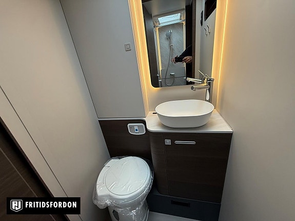 Adria MATRIX SUPREME 670 SL 12 of 16