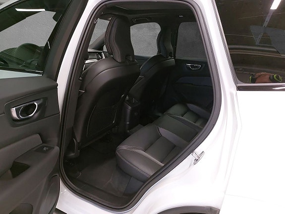 Volvo XC60 6 of 11