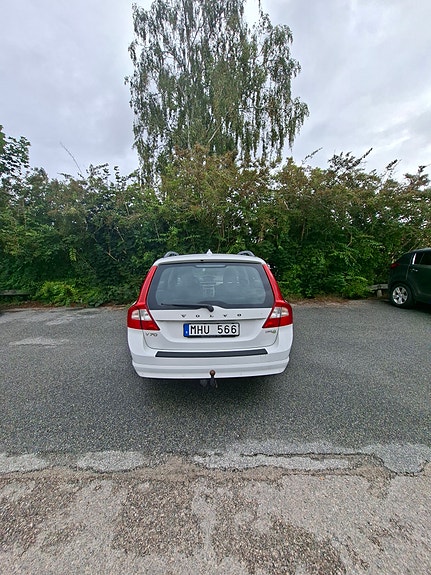 Volvo V70 6 of 8