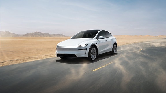 Tesla Model Y 4 of 5