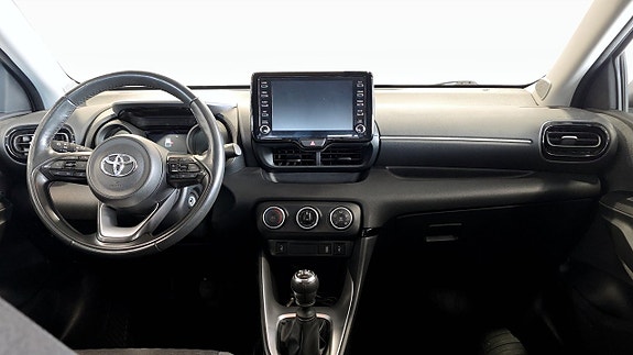 Toyota Yaris 4 of 9