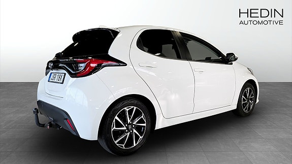 Toyota Yaris 2 of 9