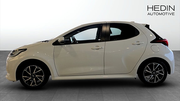 Toyota Yaris 6 of 9