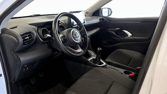 Toyota Yaris 5 of 9