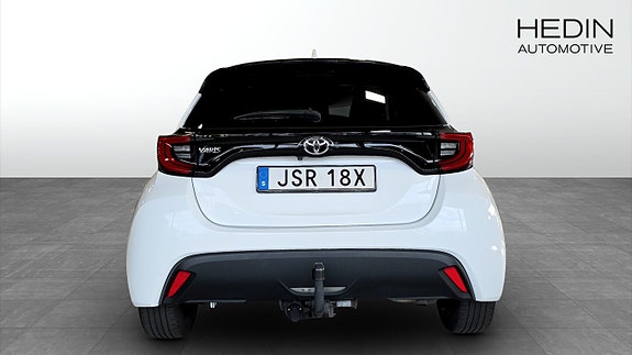 Toyota Yaris 7 of 9