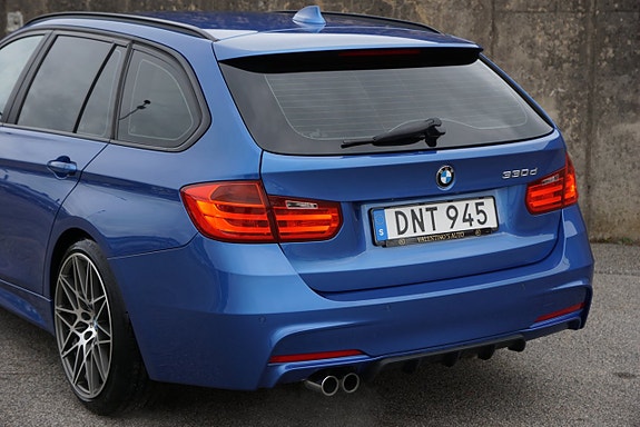 BMW 330d 6 of 23