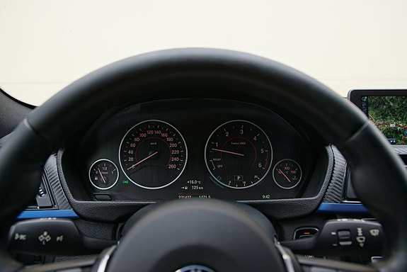 BMW 330d 17 of 23