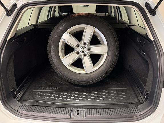 Volkswagen Passat 11 of 16