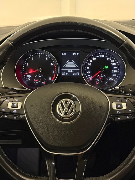Volkswagen Passat 16 of 16