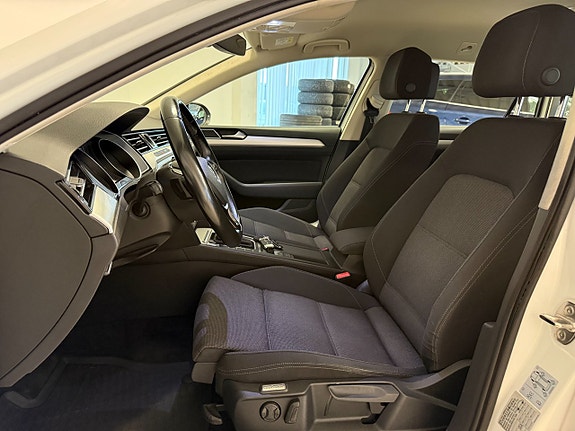 Volkswagen Passat 6 of 16