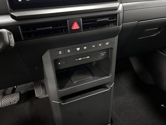Kia PV5 12 of 14