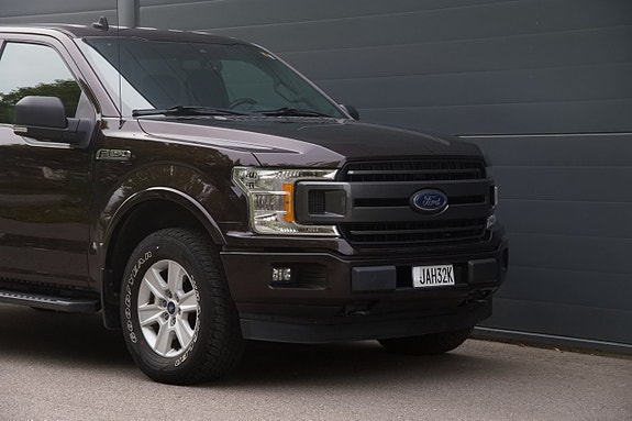 Ford F-150 4 of 16