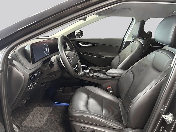 Kia EV6 8 of 14
