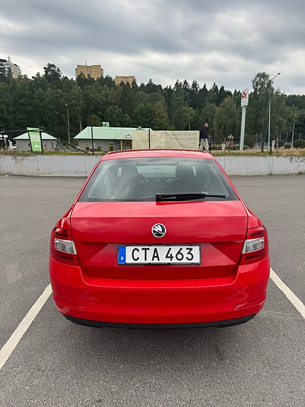 Skoda Octavia 2 of 8