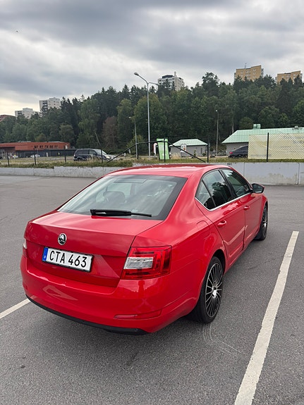 Skoda Octavia 3 of 8