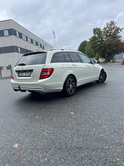 Mercedes-Benz C180 2 of 6