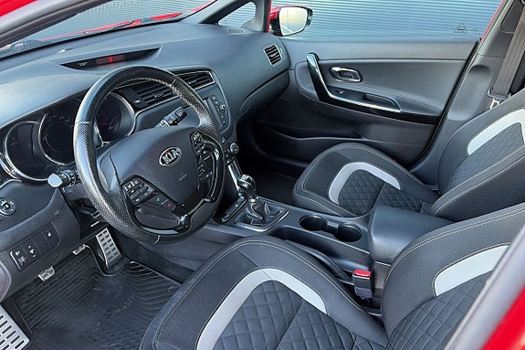 Kia Ceed 12 of 23