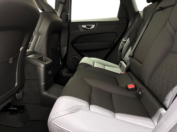Volvo XC60 6 of 16