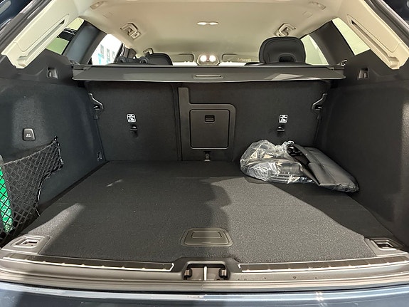 Volvo XC60 13 of 16