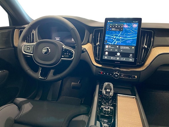 Volvo XC60 5 of 14