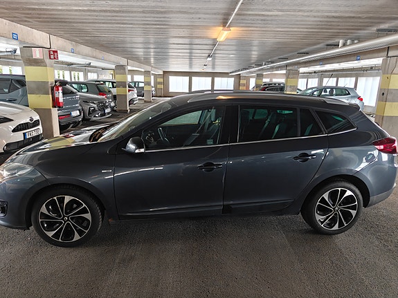 Renault Megane III 2 of 8