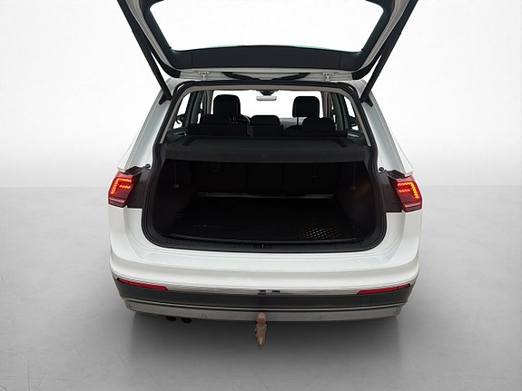 Volkswagen Tiguan 9 of 28