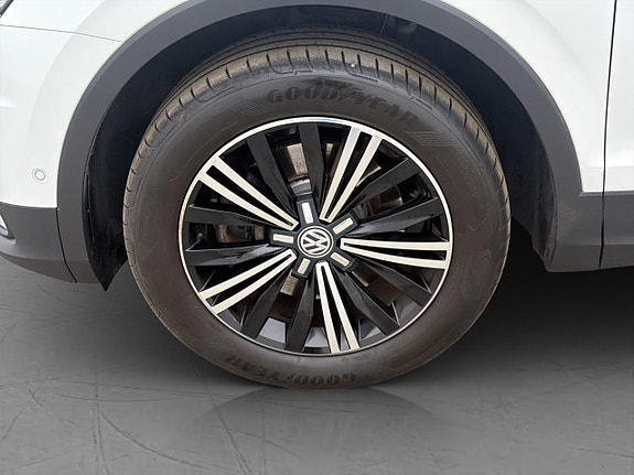 Volkswagen Tiguan 25 of 28