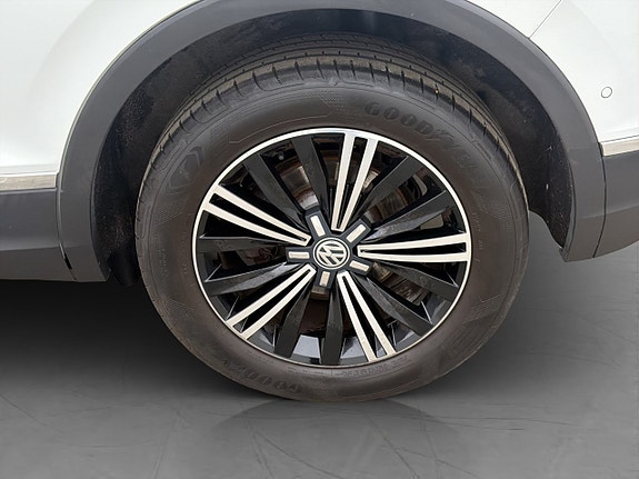 Volkswagen Tiguan 26 of 28