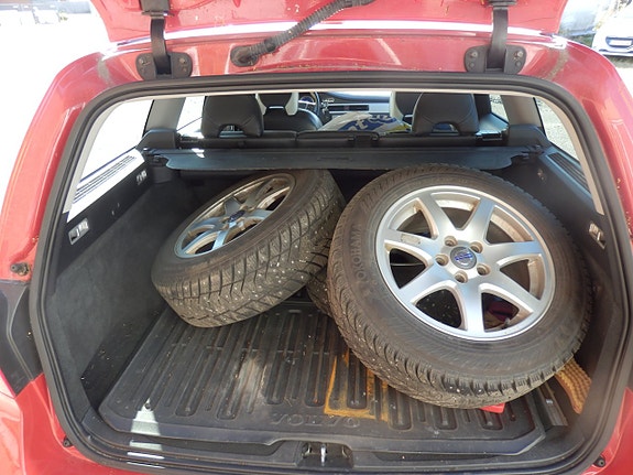 Volvo V70 4 of 5
