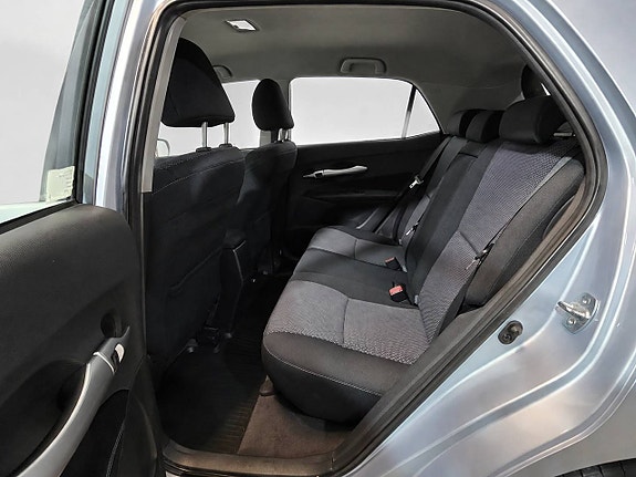 Toyota Auris 26 of 27