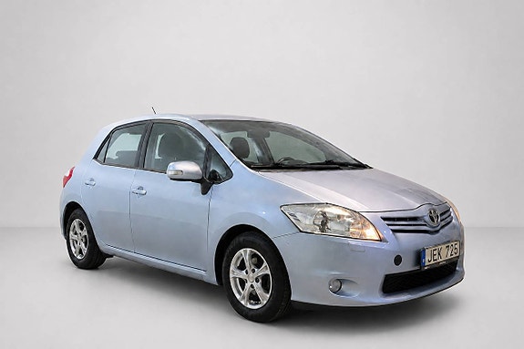 Toyota Auris 10 of 27